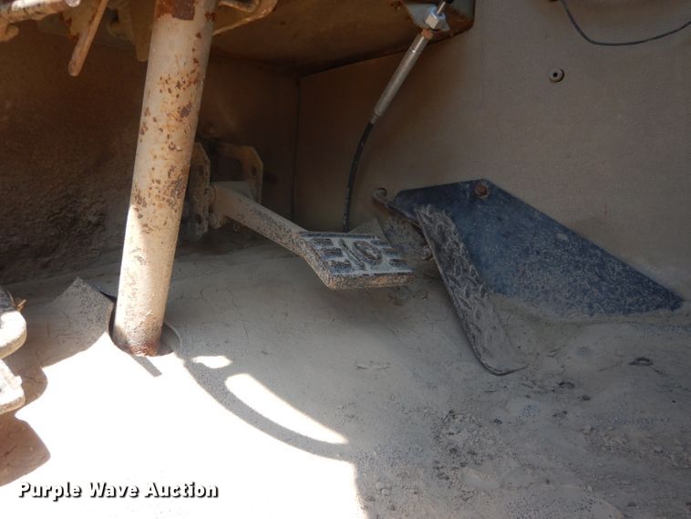 image for item DG4554 1986 John Deere 862B  elevating scraper