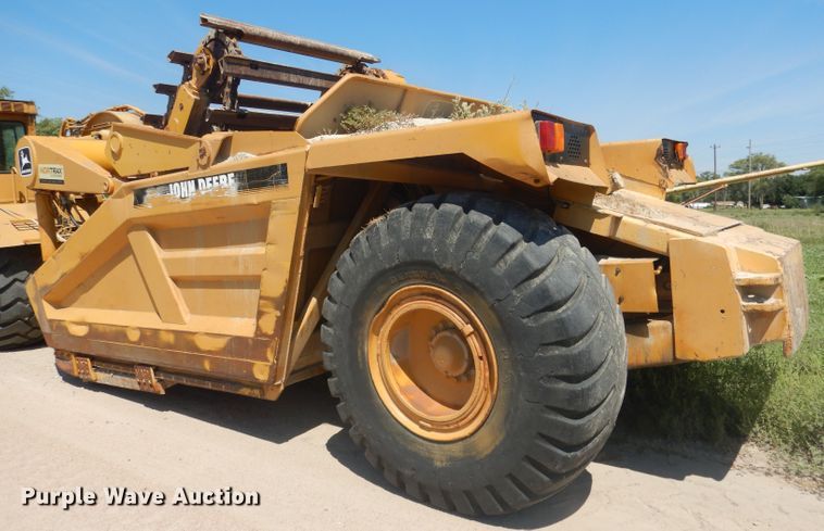 image for item DG4554 1986 John Deere 862B  elevating scraper