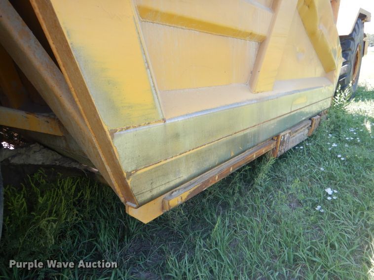 image for item DG4554 1986 John Deere 862B  elevating scraper