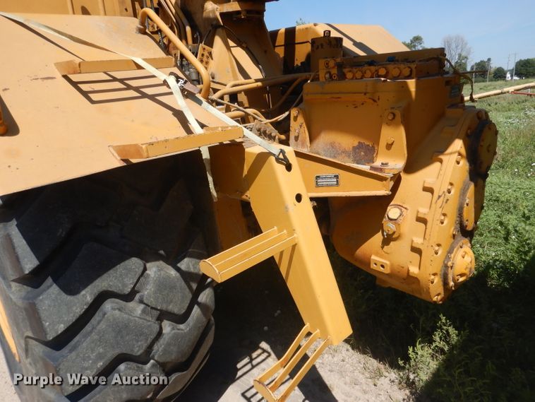 image for item DG4554 1986 John Deere 862B  elevating scraper