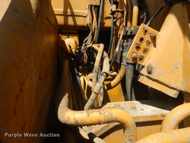 image for item DG4554 1986 John Deere 862B  elevating scraper