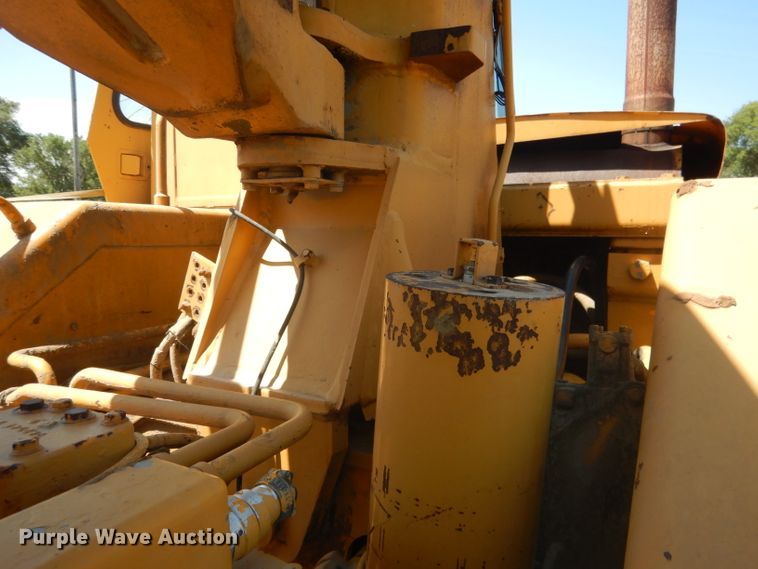 image for item DG4554 1986 John Deere 862B  elevating scraper