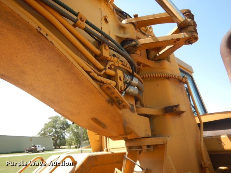 image for item DG4554 1986 John Deere 862B  elevating scraper