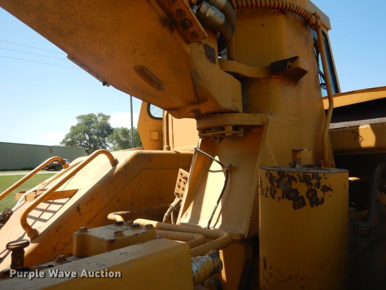 image for item DG4554 1986 John Deere 862B  elevating scraper