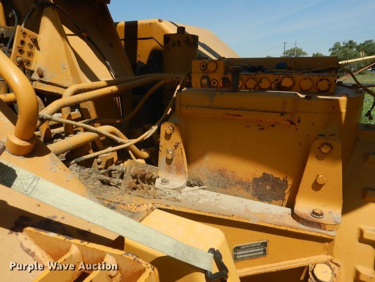 image for item DG4554 1986 John Deere 862B  elevating scraper