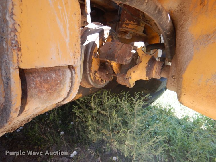 image for item DG4554 1986 John Deere 862B  elevating scraper