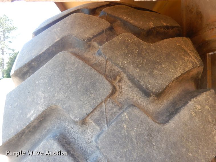 image for item DG4554 1986 John Deere 862B  elevating scraper