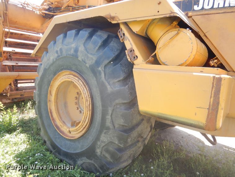 image for item DG4554 1986 John Deere 862B  elevating scraper