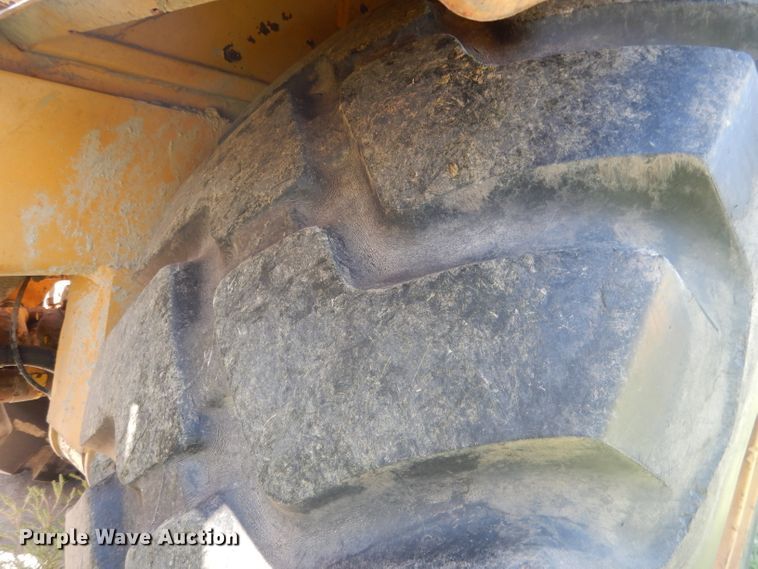 image for item DG4554 1986 John Deere 862B  elevating scraper