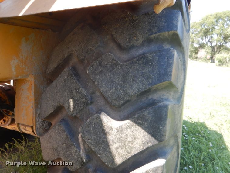 image for item DG4554 1986 John Deere 862B  elevating scraper