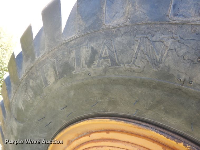 image for item DG4554 1986 John Deere 862B  elevating scraper