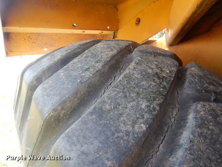 image for item DG4554 1986 John Deere 862B  elevating scraper