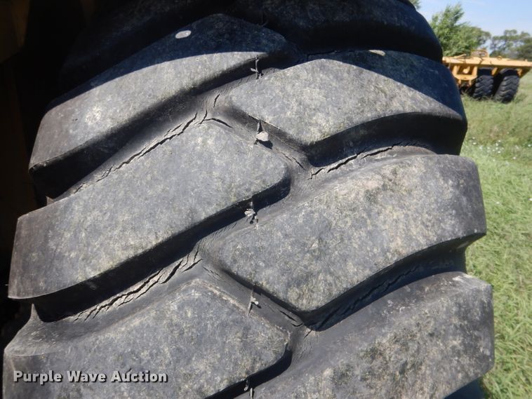 image for item DG4554 1986 John Deere 862B  elevating scraper