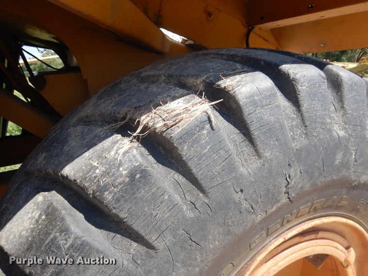 image for item DG4554 1986 John Deere 862B  elevating scraper