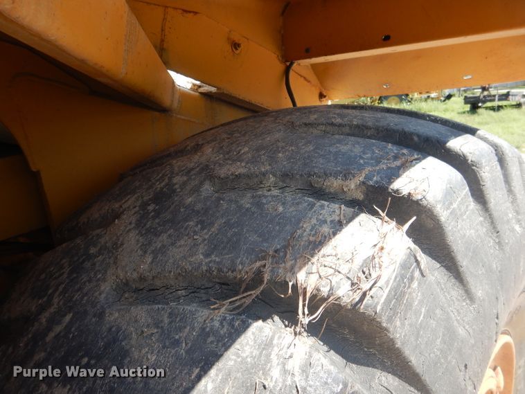 image for item DG4554 1986 John Deere 862B  elevating scraper