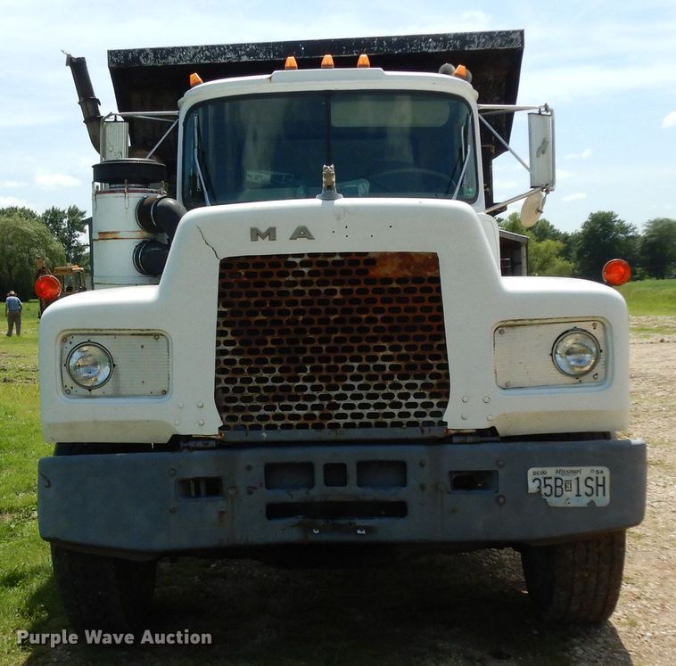 image for item DG6953 1980 Mack  dump truck