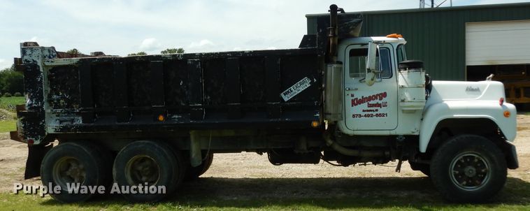 image for item DG6953 1980 Mack  dump truck