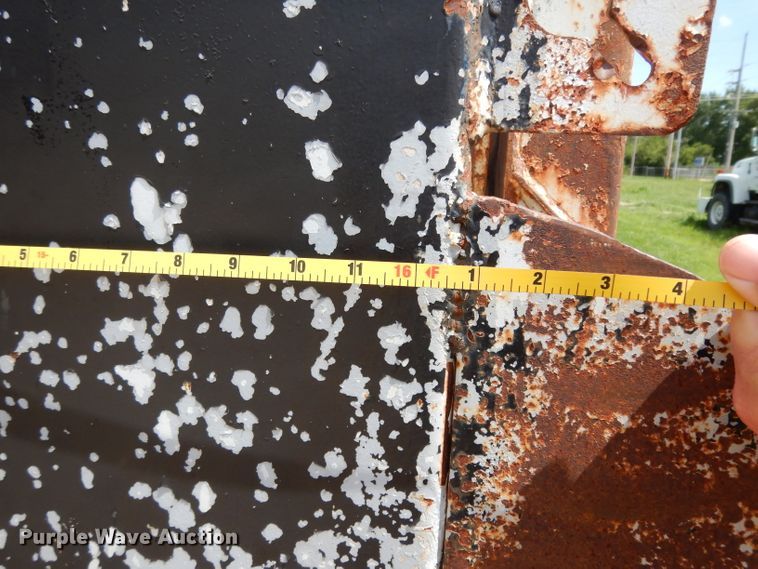 image for item DG6953 1980 Mack  dump truck