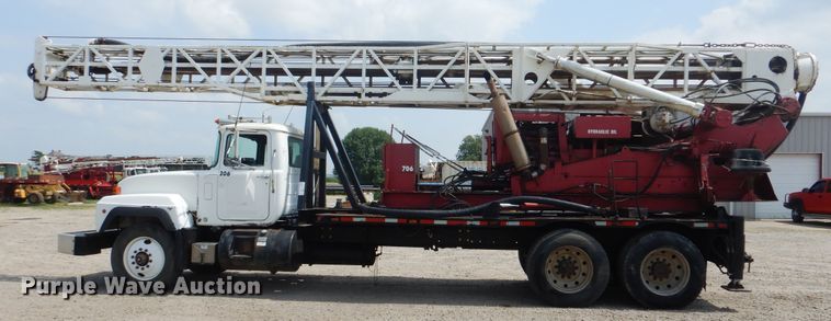 image for item DG8695 1995 Mack RD688S  drilling rig truck