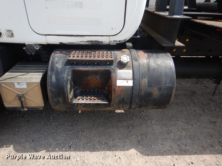 image for item DG8695 1995 Mack RD688S  drilling rig truck