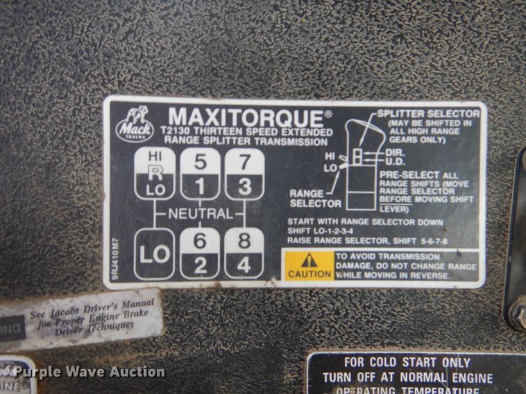 image for item DG8695 1995 Mack RD688S  drilling rig truck