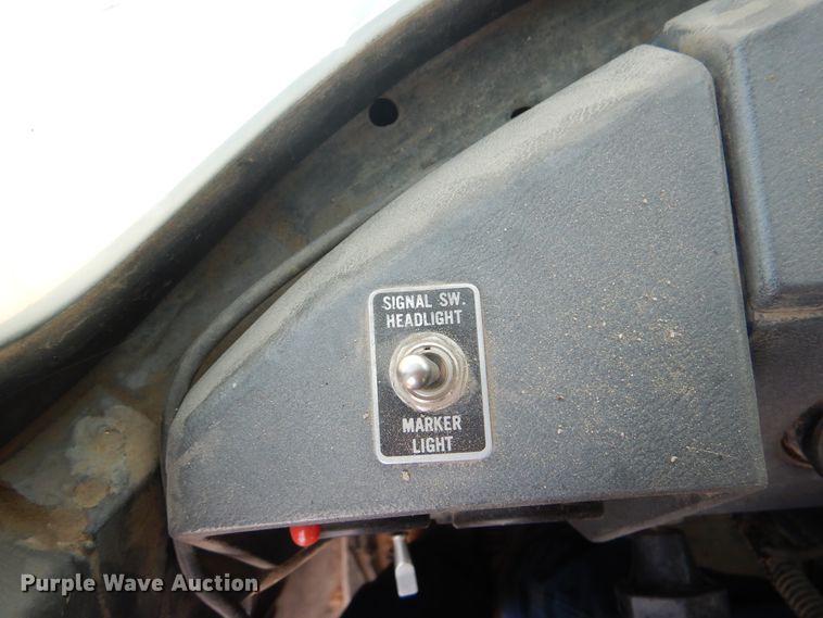 image for item DG8695 1995 Mack RD688S  drilling rig truck