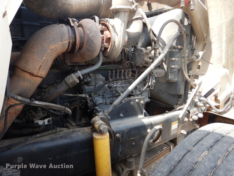 image for item DG8695 1995 Mack RD688S  drilling rig truck