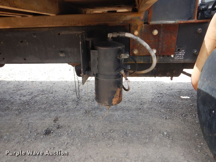 image for item DG8695 1995 Mack RD688S  drilling rig truck