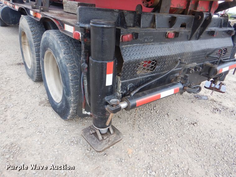 image for item DG8695 1995 Mack RD688S  drilling rig truck