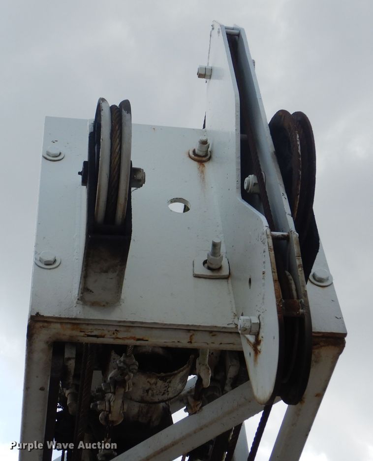 image for item DG8695 1995 Mack RD688S  drilling rig truck