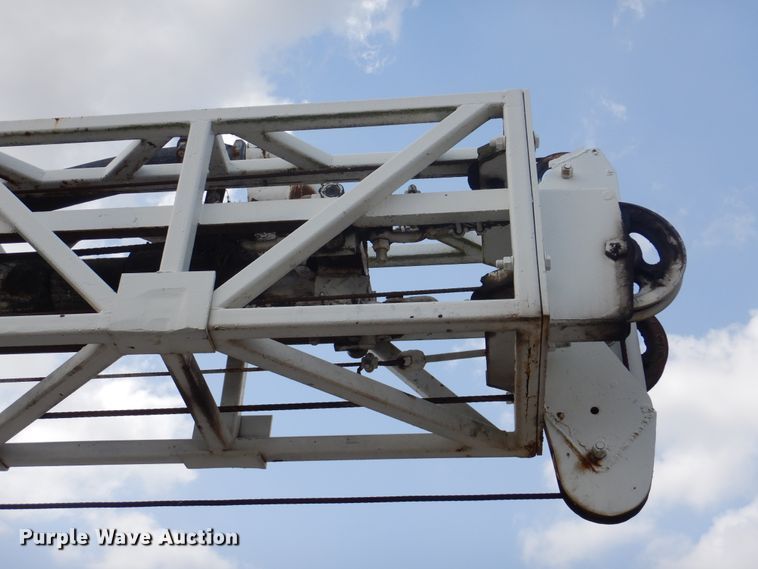 image for item DG8695 1995 Mack RD688S  drilling rig truck