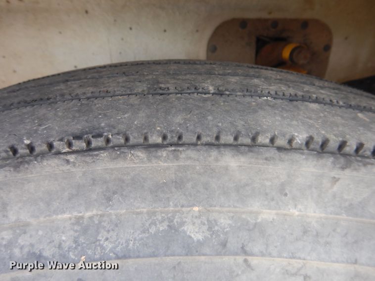 image for item DG8695 1995 Mack RD688S  drilling rig truck