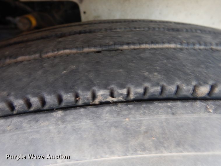 image for item DG8695 1995 Mack RD688S  drilling rig truck