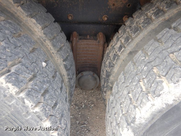 image for item DG8695 1995 Mack RD688S  drilling rig truck