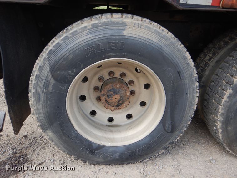 image for item DG8695 1995 Mack RD688S  drilling rig truck