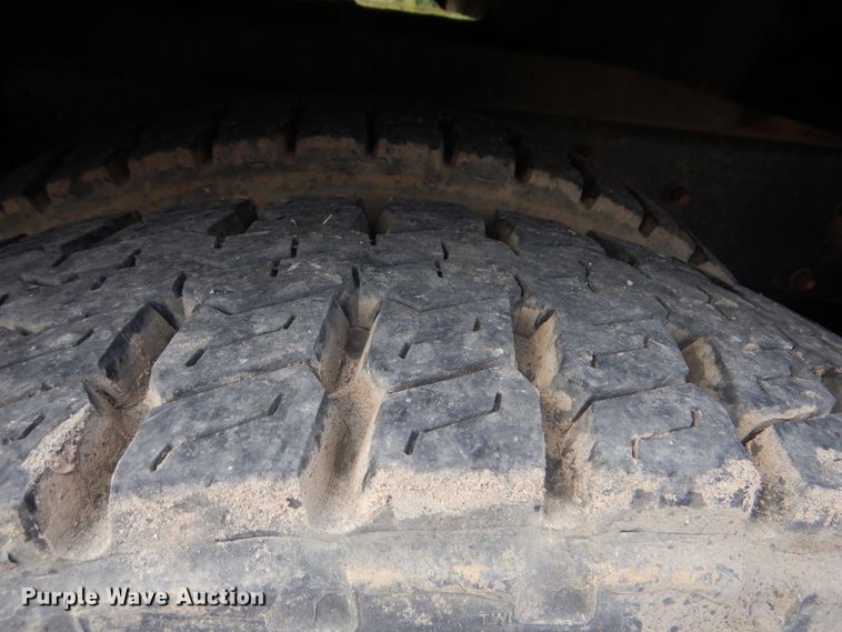 image for item DG8695 1995 Mack RD688S  drilling rig truck