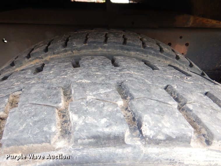 image for item DG8695 1995 Mack RD688S  drilling rig truck