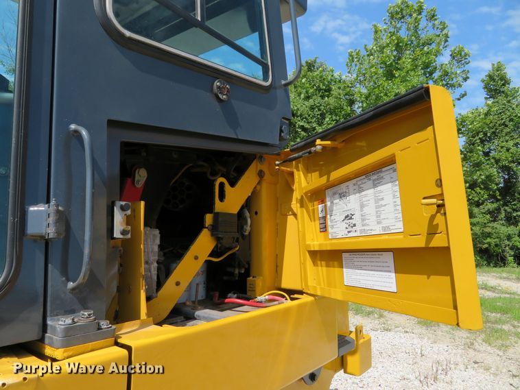 image for item DH1126 2012 John Deere 655C  trackloader