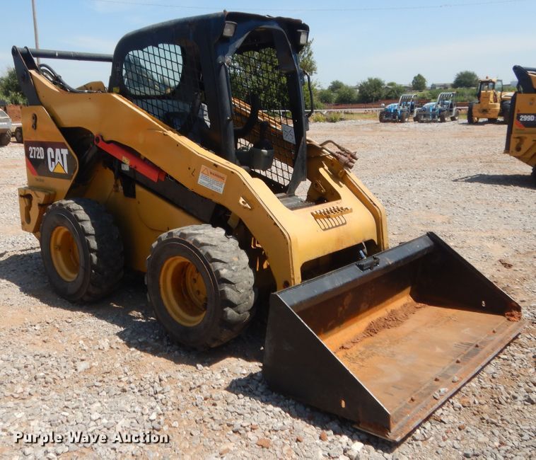image for item DH3747 2013 Caterpillar 272D  skid steer loader