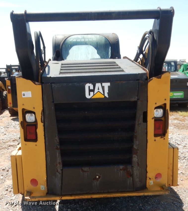 image for item DH3747 2013 Caterpillar 272D  skid steer loader