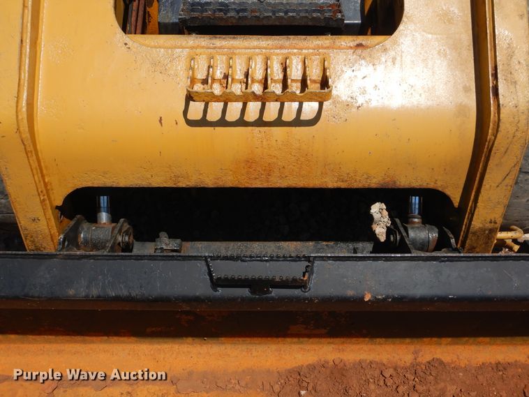 image for item DH3747 2013 Caterpillar 272D  skid steer loader