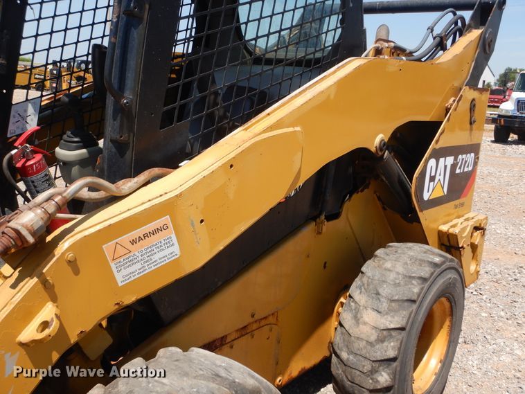 image for item DH3747 2013 Caterpillar 272D  skid steer loader