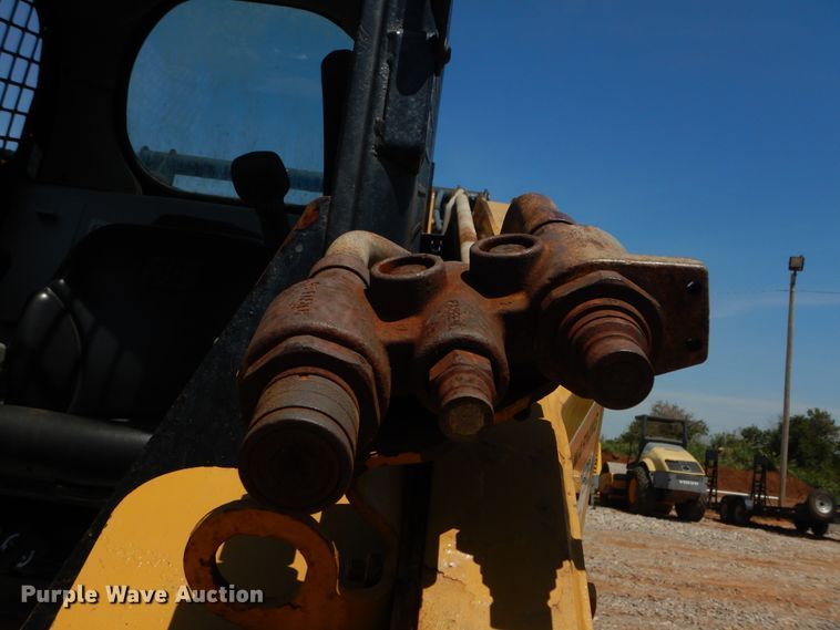 image for item DH3747 2013 Caterpillar 272D  skid steer loader