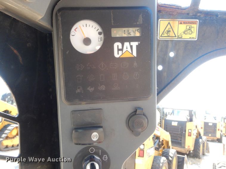 image for item DH3747 2013 Caterpillar 272D  skid steer loader