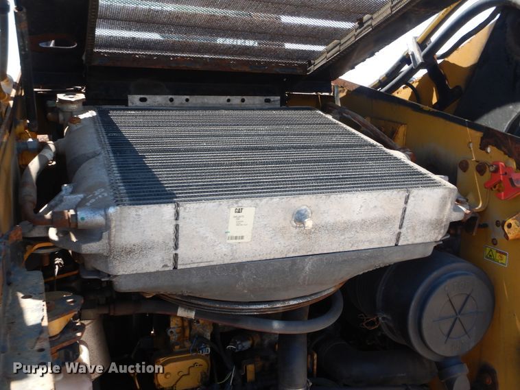 image for item DH3747 2013 Caterpillar 272D  skid steer loader