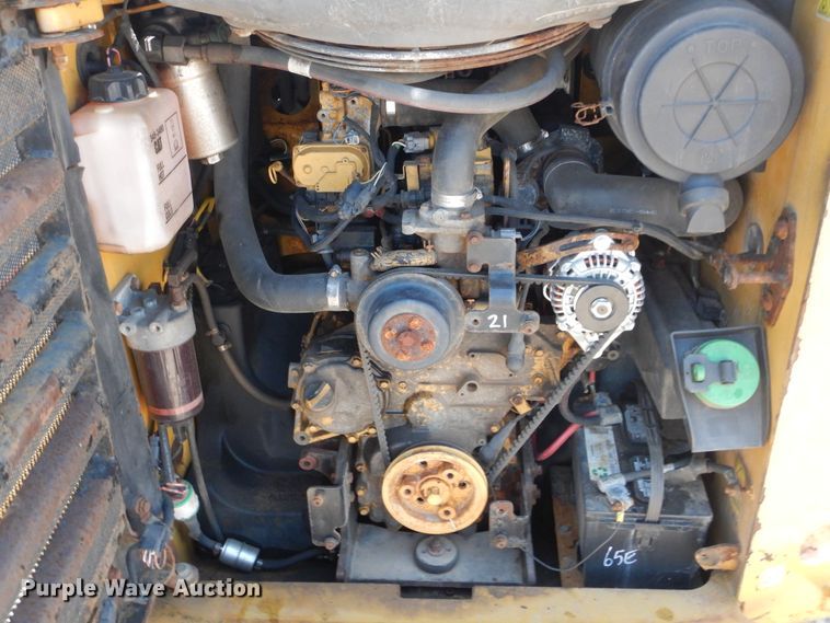 image for item DH3747 2013 Caterpillar 272D  skid steer loader