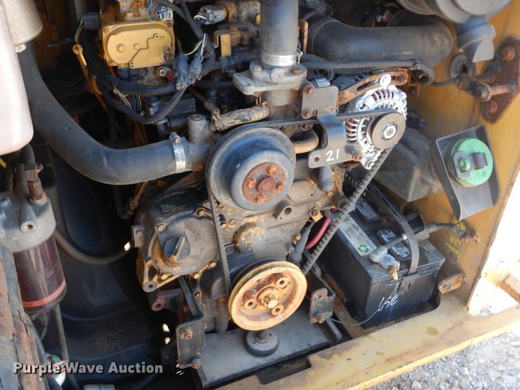 image for item DH3747 2013 Caterpillar 272D  skid steer loader