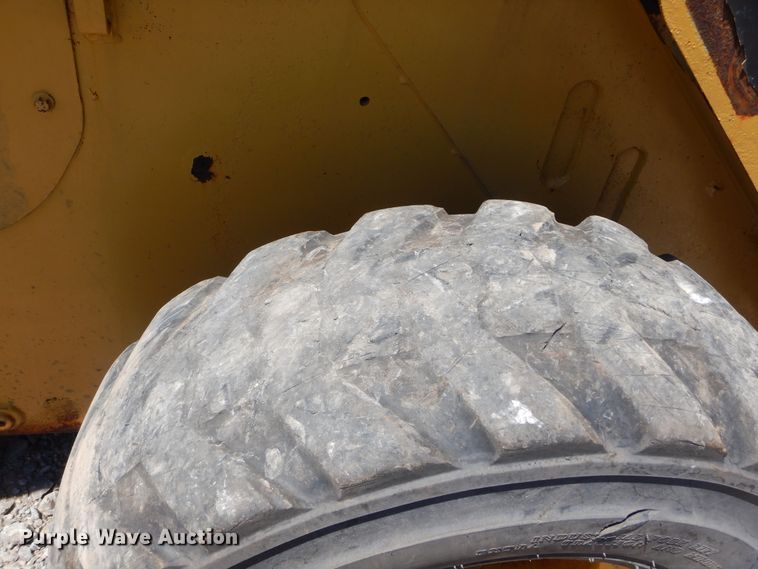 image for item DH3747 2013 Caterpillar 272D  skid steer loader