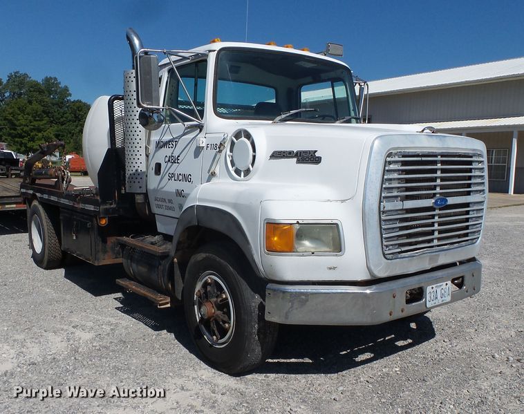 image for item DH3841 1992 Ford L9000  flatbed truck