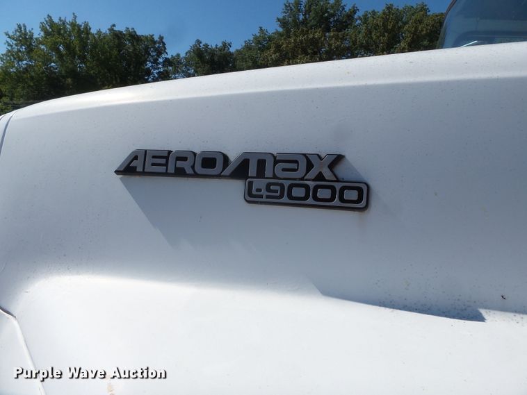 image for item DH3841 1992 Ford L9000  flatbed truck